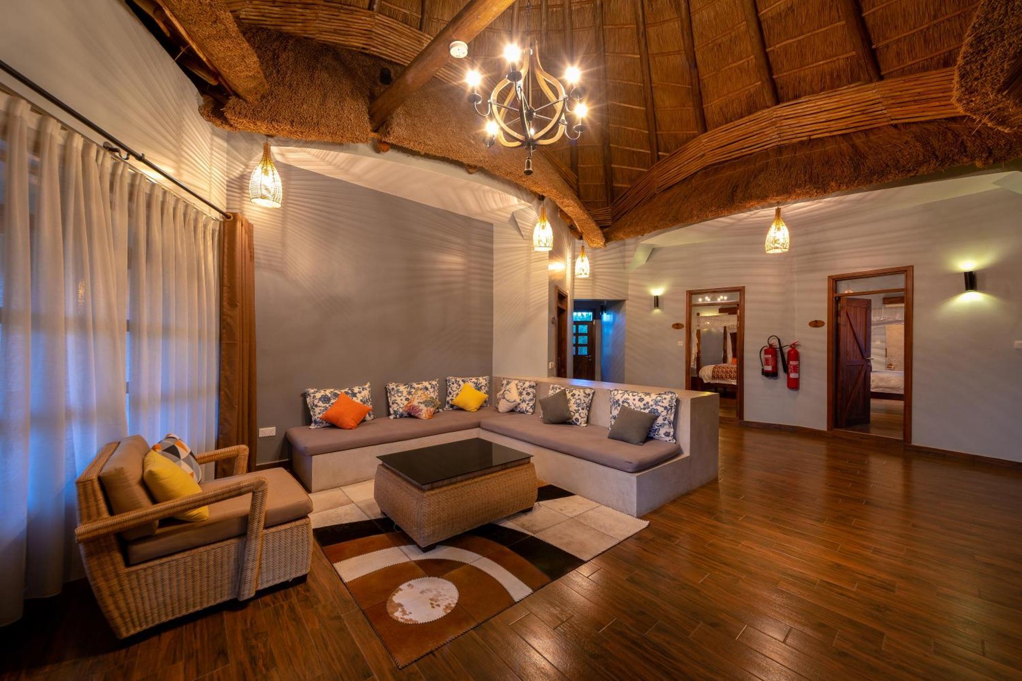 Emburara Farm Lodge Mbarara エクステリア 写真
