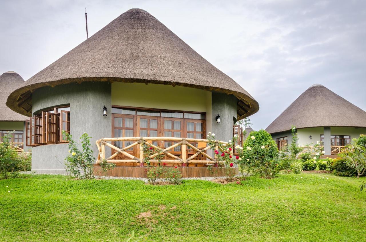 Emburara Farm Lodge Mbarara エクステリア 写真